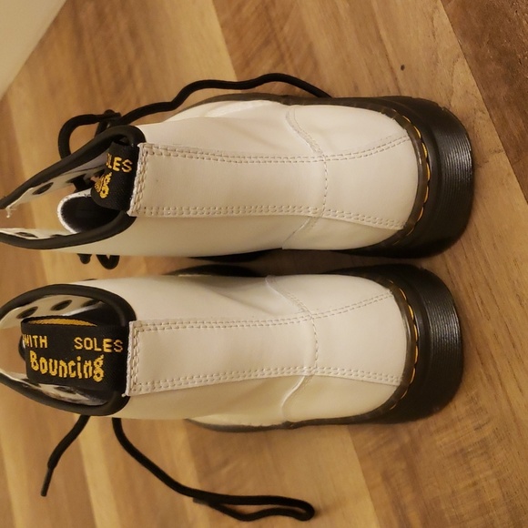 NWOT Doc martens 1460 smooth leather lace up boot - Picture 3 of 6